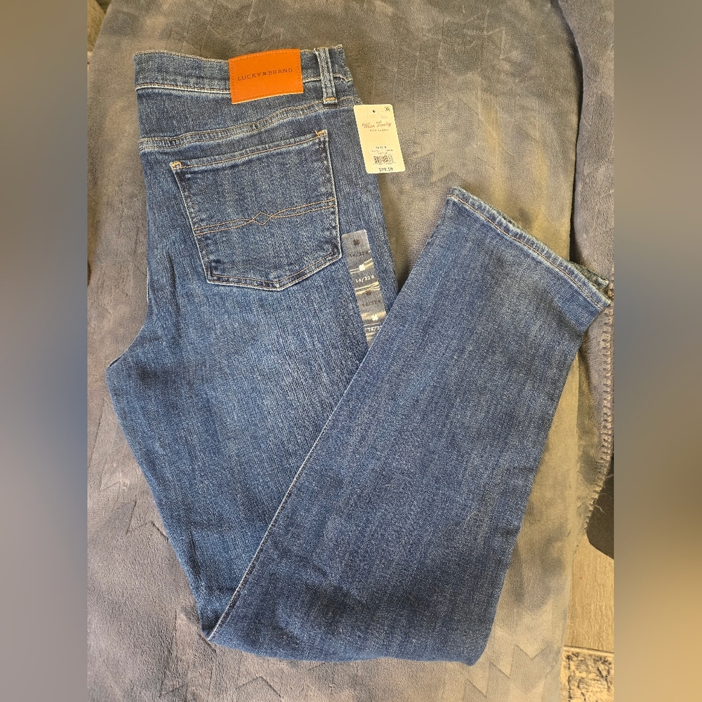 Lucky Brand Straight Leg Jeans in Mid Blue Denim